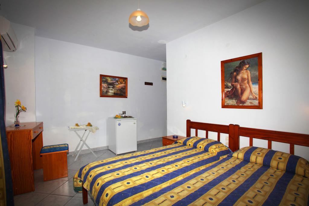 Alexandros Rooms & Studios Skopelos Town Quarto foto