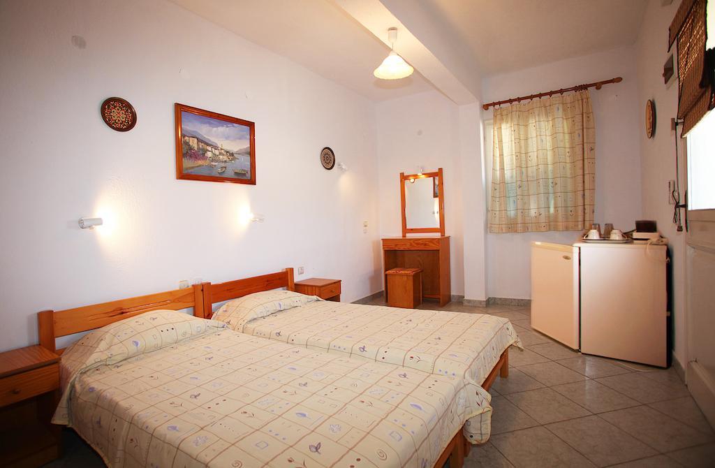 Alexandros Rooms & Studios Skopelos Town Quarto foto