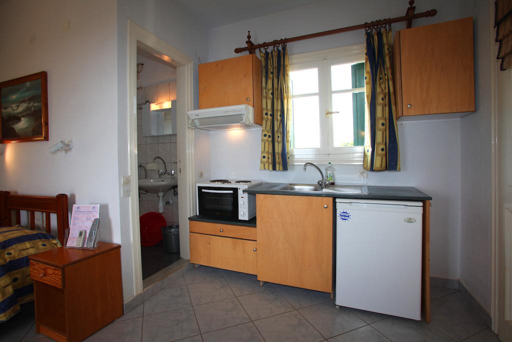 Alexandros Rooms & Studios Skopelos Town Quarto foto